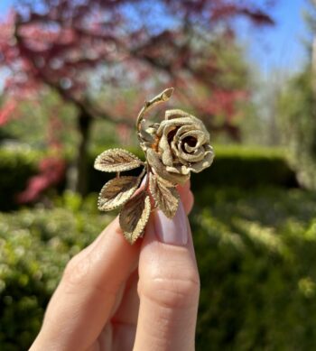 Brosa - pandant trandafir vintage din aur de 18k
