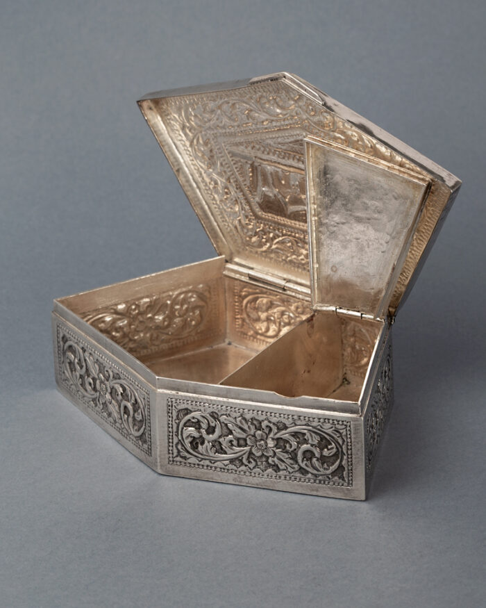 Cutie din argint pentru bijuterii