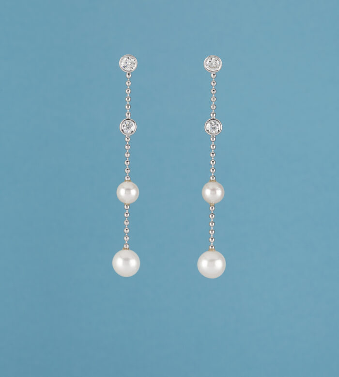 Cercei lungi din aur alb de 18k cu perle si diamante naturale 1.6ct
