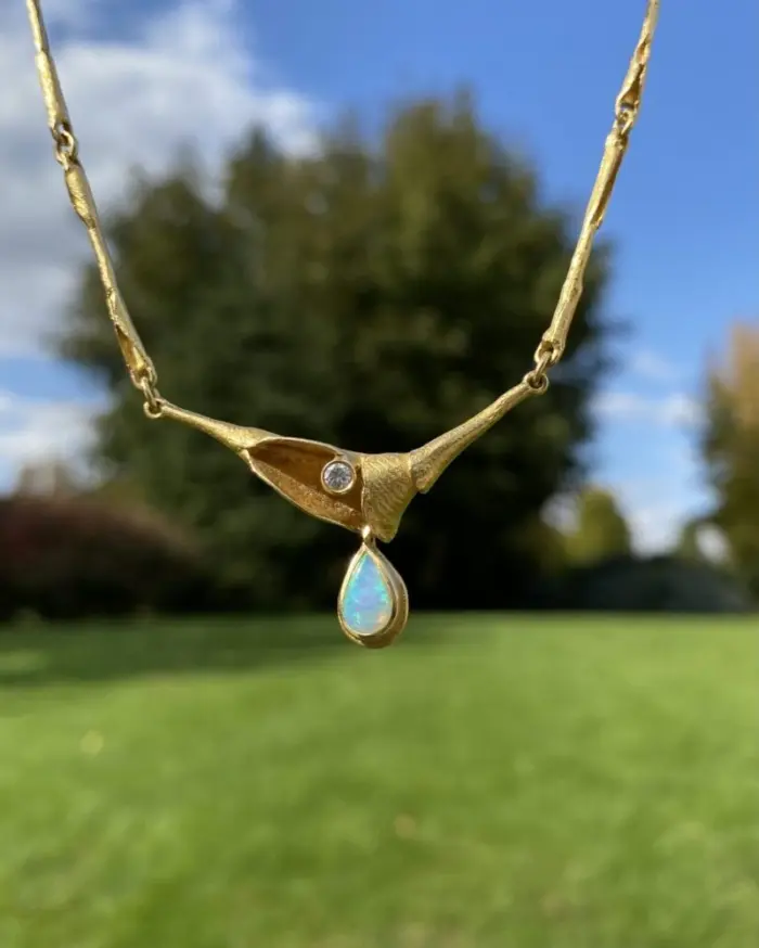 Colier din aur de 18k cu opal si diamant naturale