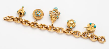 Bratara vintage cu talismane din aur de 18k si turcoaz