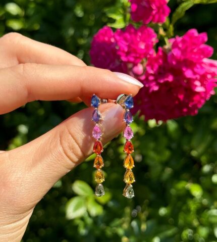 Cercei lungi „Curcubeu” din aur de 14k cu 7ct safire naturale multicolore