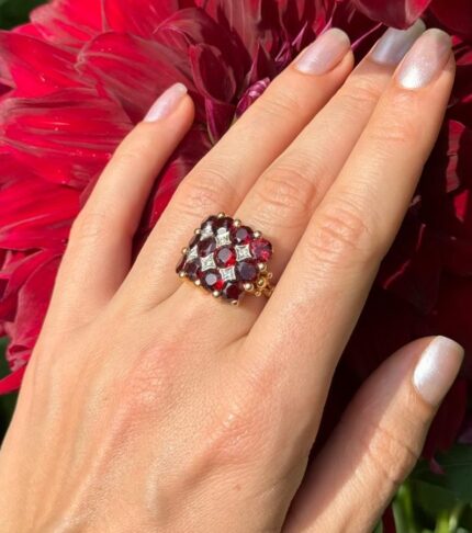 Inel vintage din aur de 18k cu granate si diamante naturale